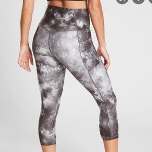 Athleta Salutation Stash Pocket II Supernova Capri